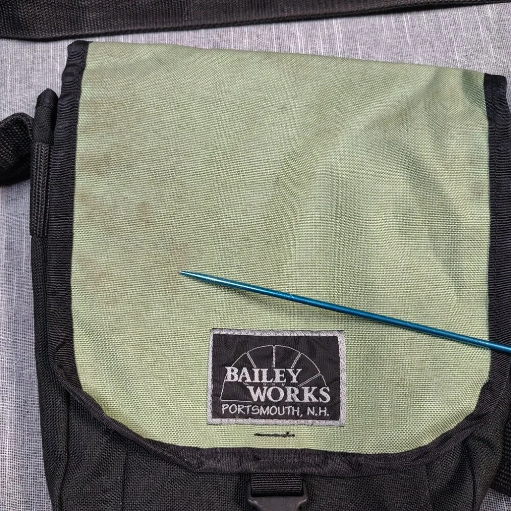 VINTAGE Bailey‎ Works Backpack Messenger Bag Crossbody Book Laptop XS USA Green